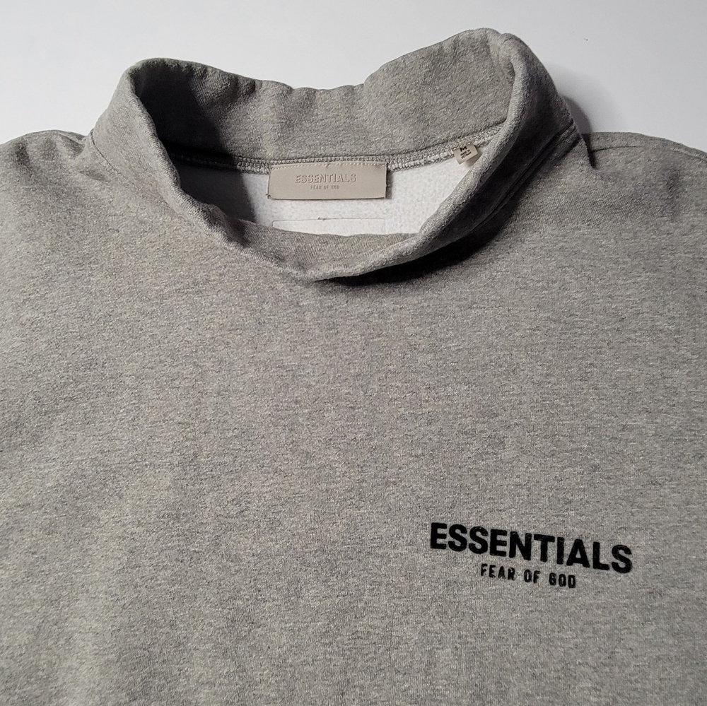 Essentials Fear of God mock neck sweatshirt EUC - Picture 4 of 10